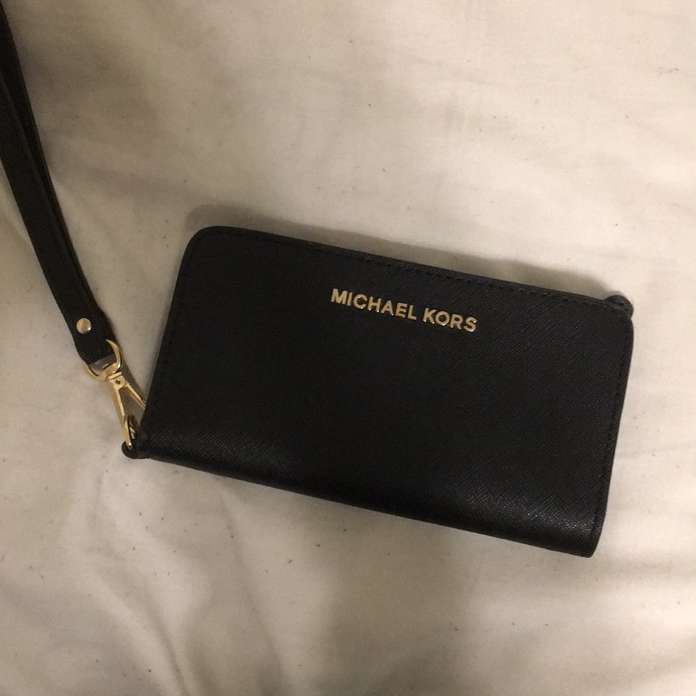 black michael kors wallet/wristlet